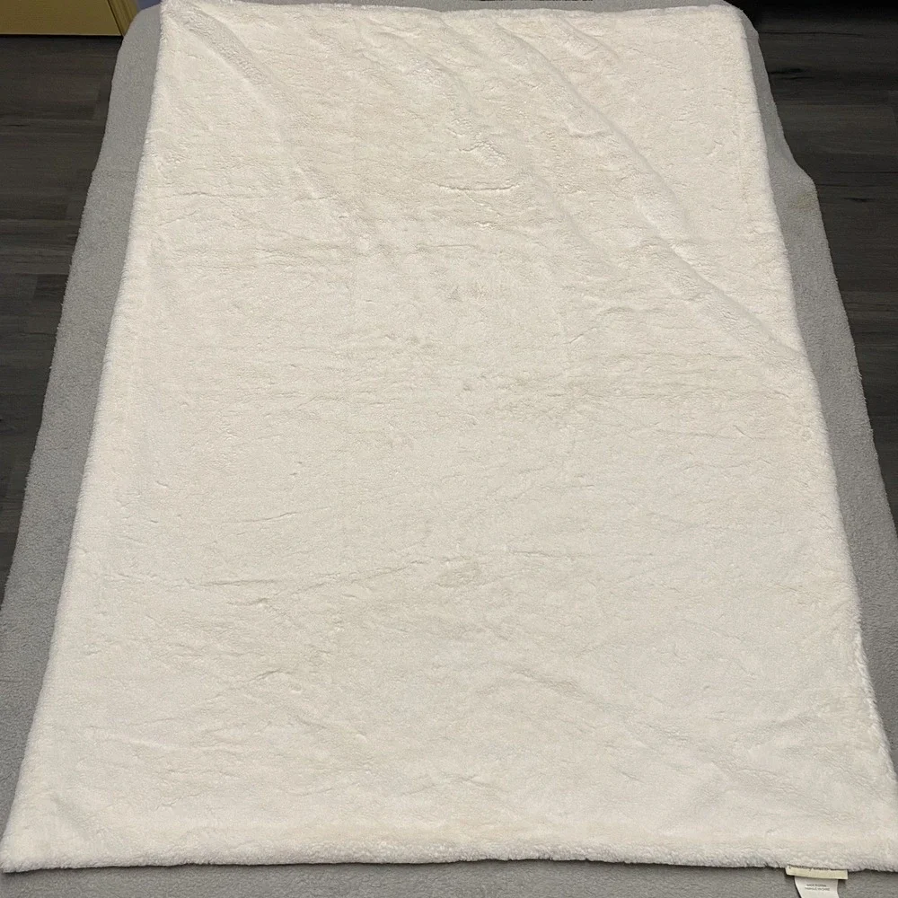 Pottery Barn Kids Plush Fleece Blanket White Soft 30x40 PBK‎